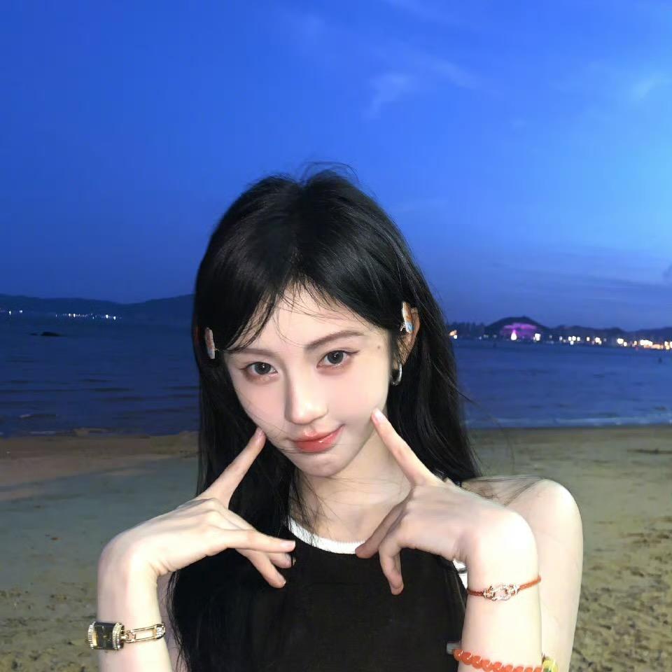 梁山渲美衣橱精品服装店