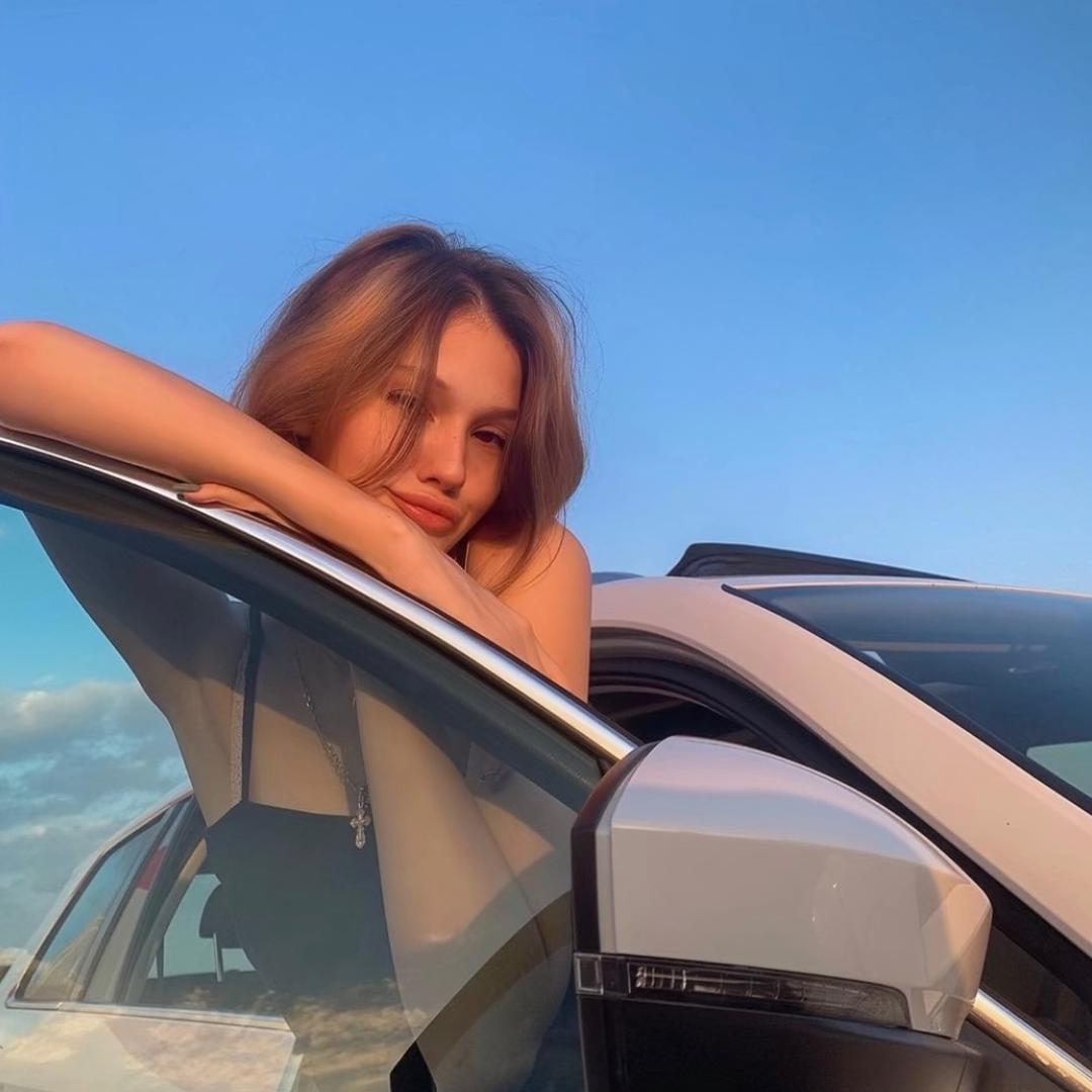 美女烦