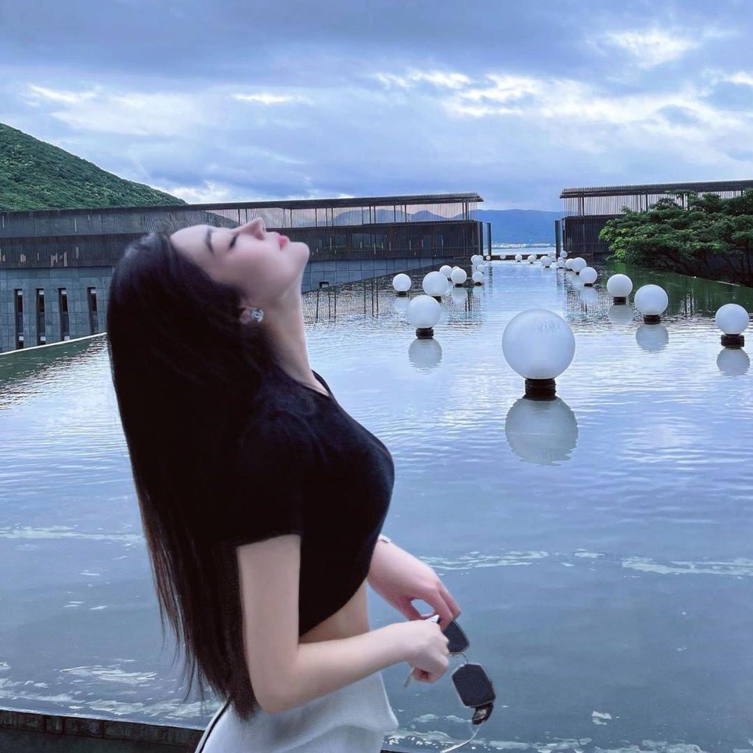 揽月🌙