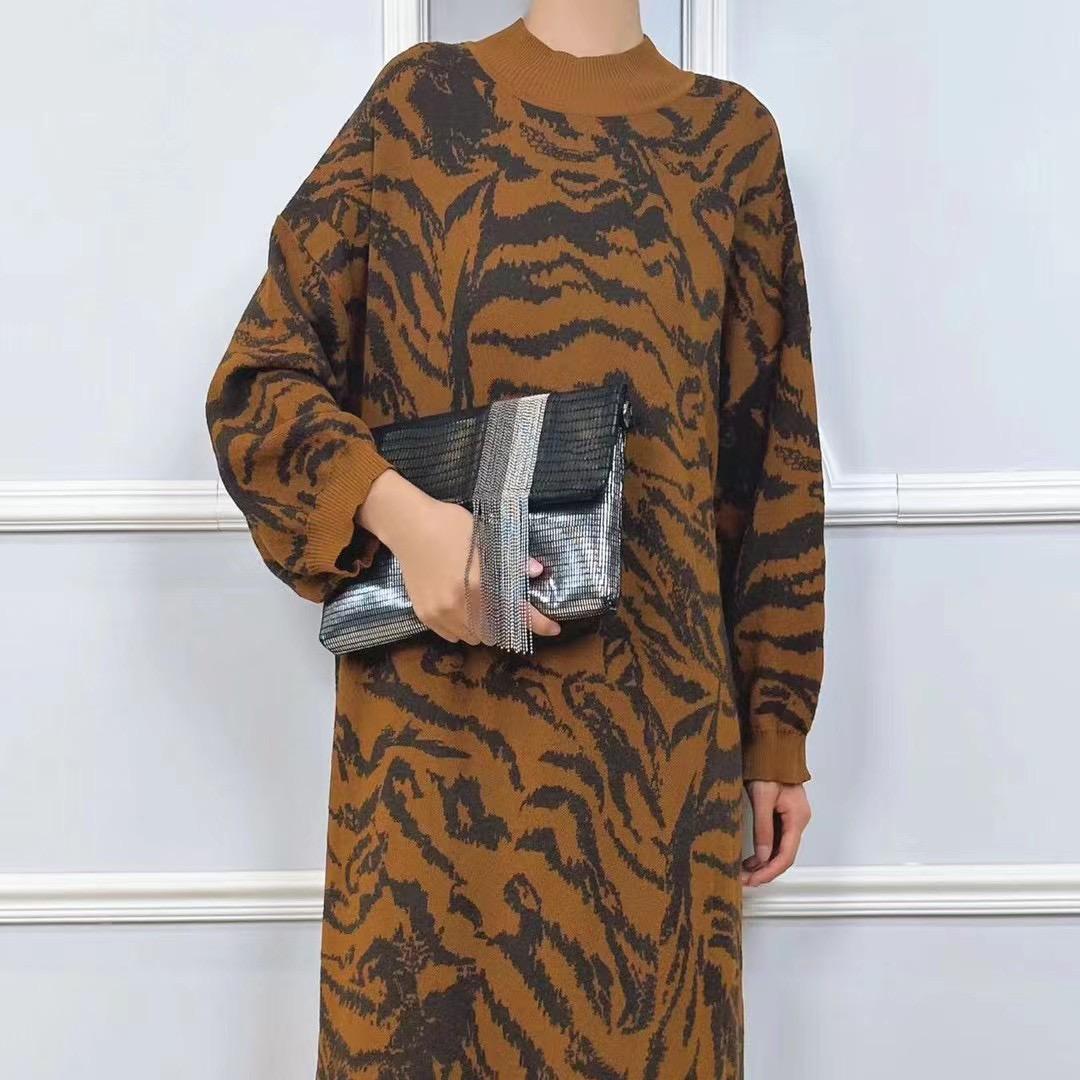 蔓蔓轻奢服饰工厂店