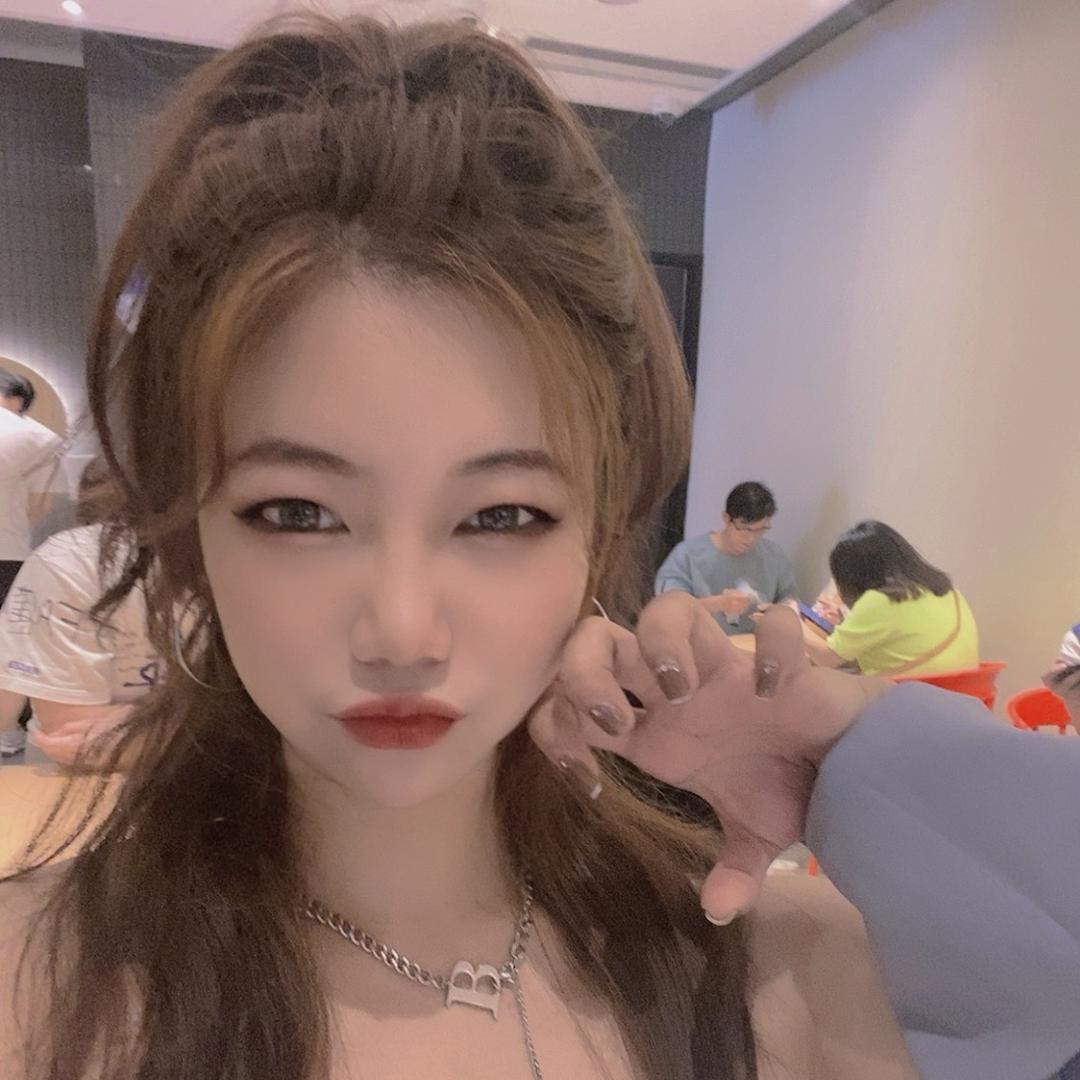 张怡娜ANNA