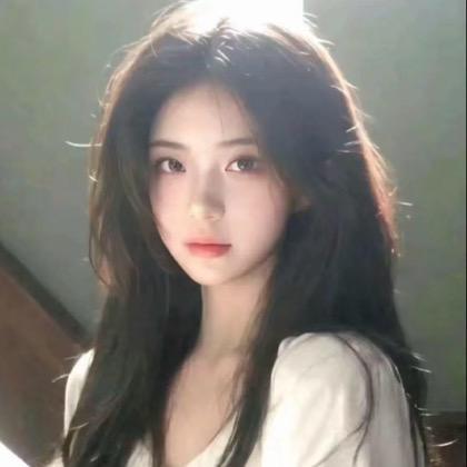 腼腆小美