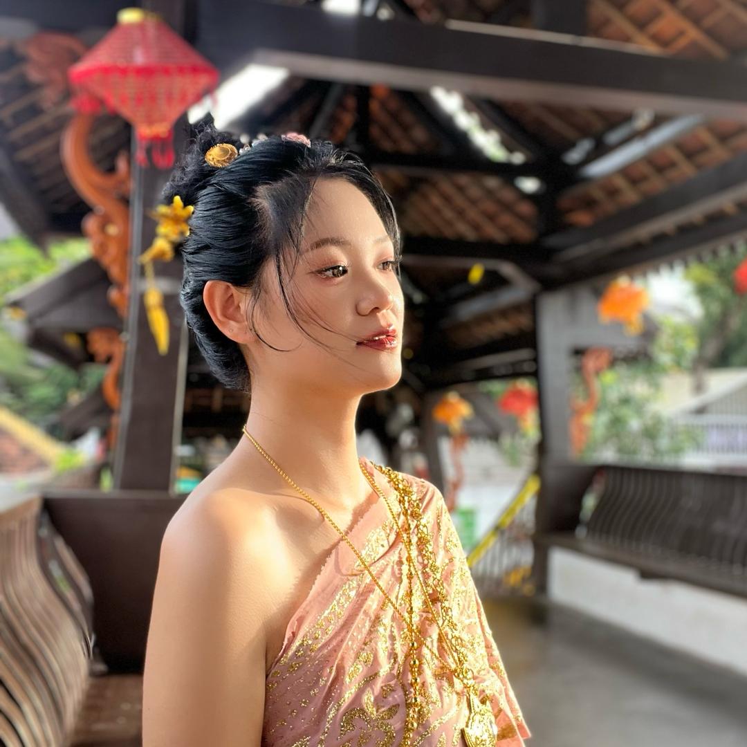 高冷的小美
