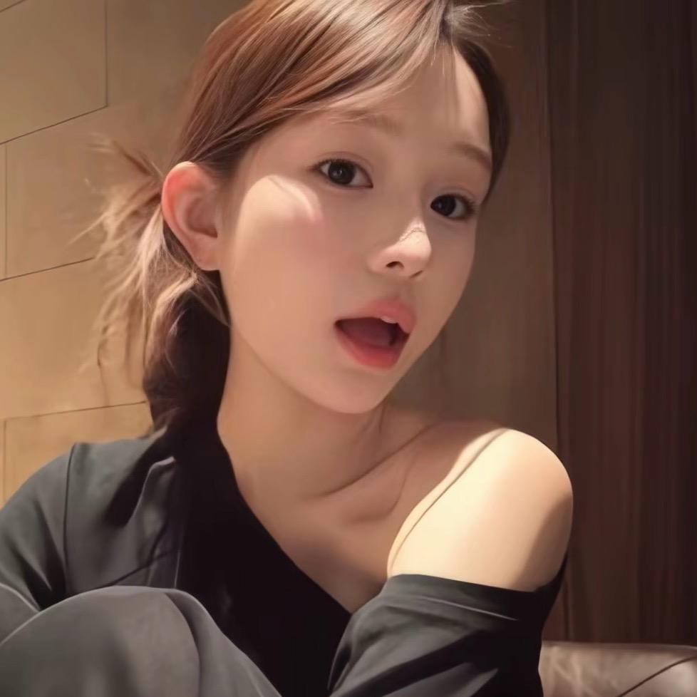 @    W