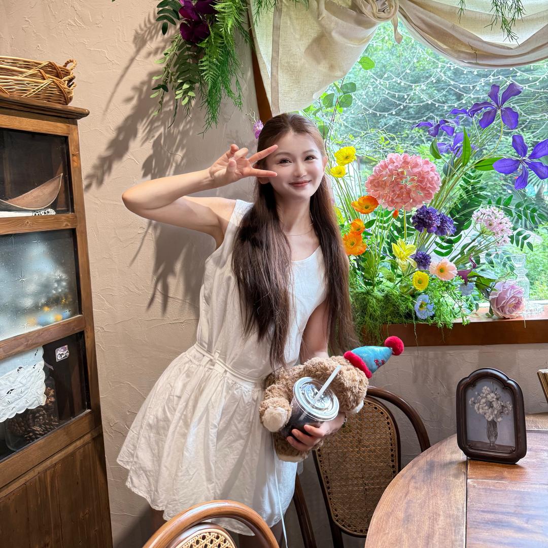 雪儿很臭美