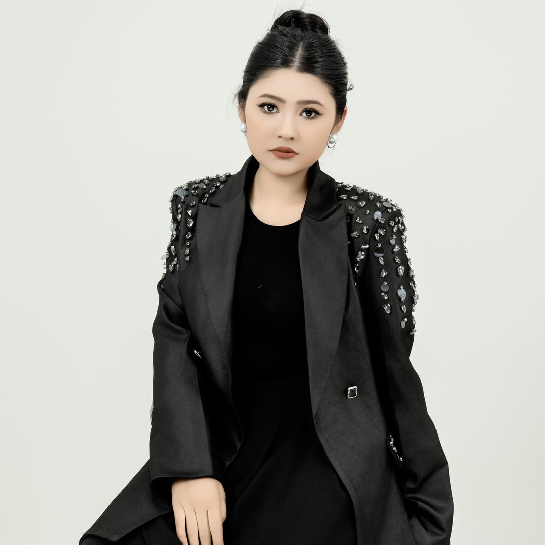 古丽代微尔 zulaya