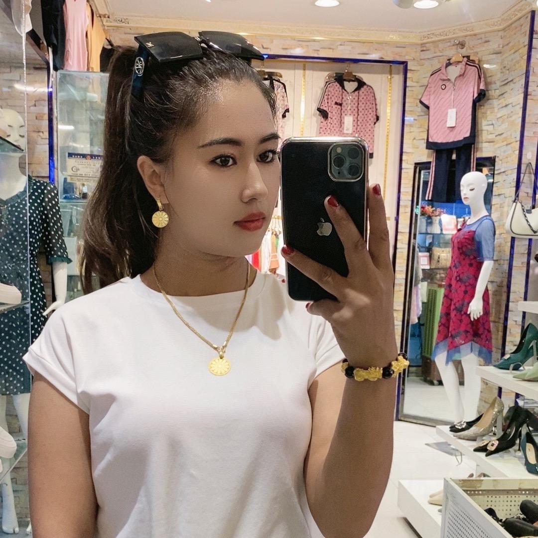 贝娜拉服装店