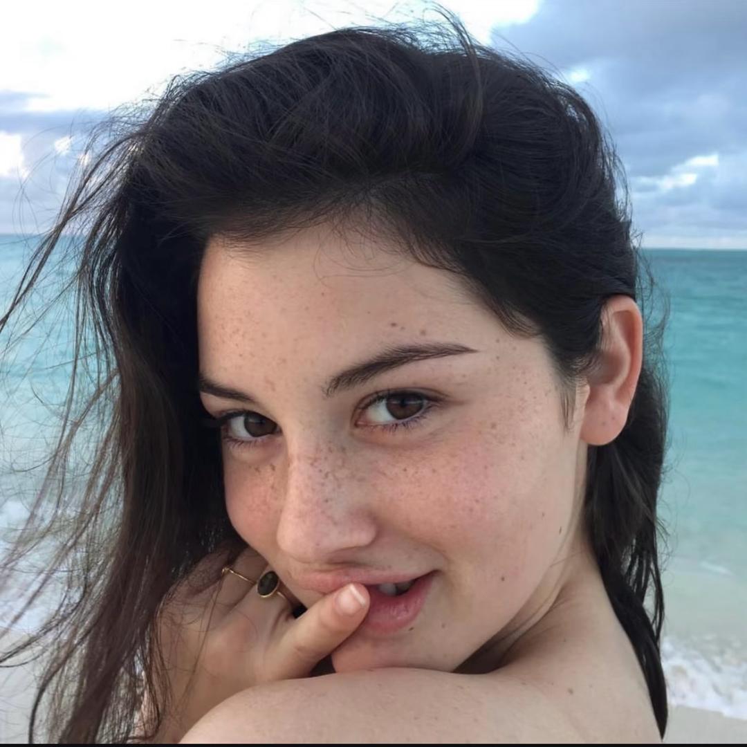 娜娜.