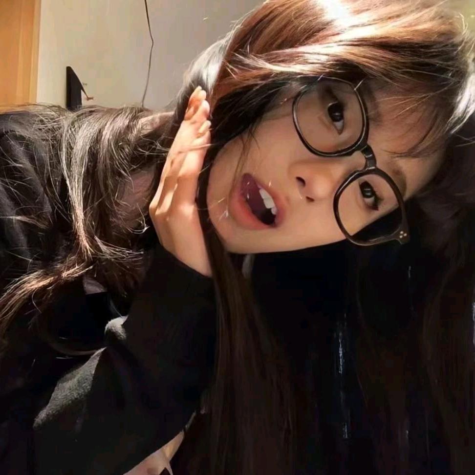 y怡.