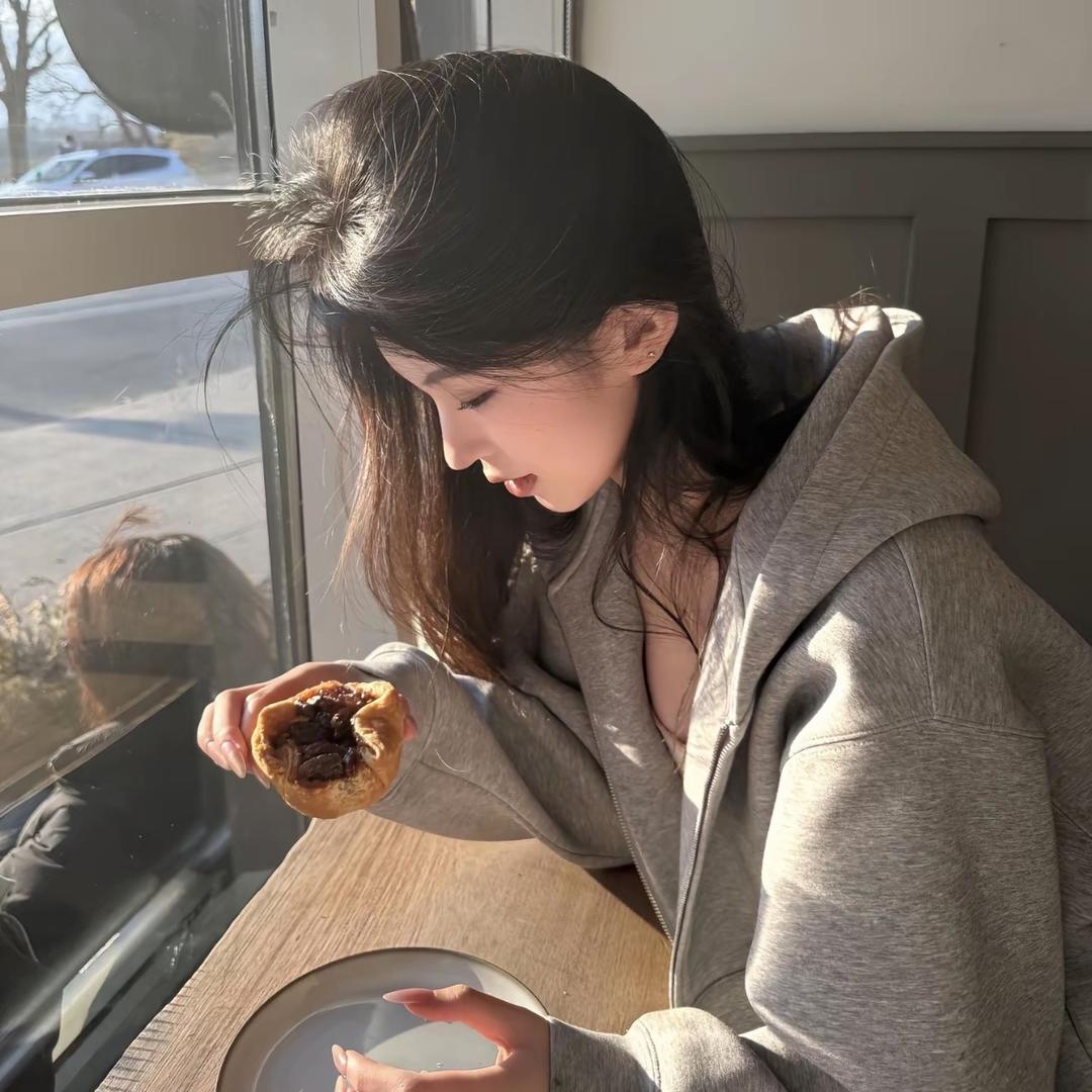 一点点的QQ美眉