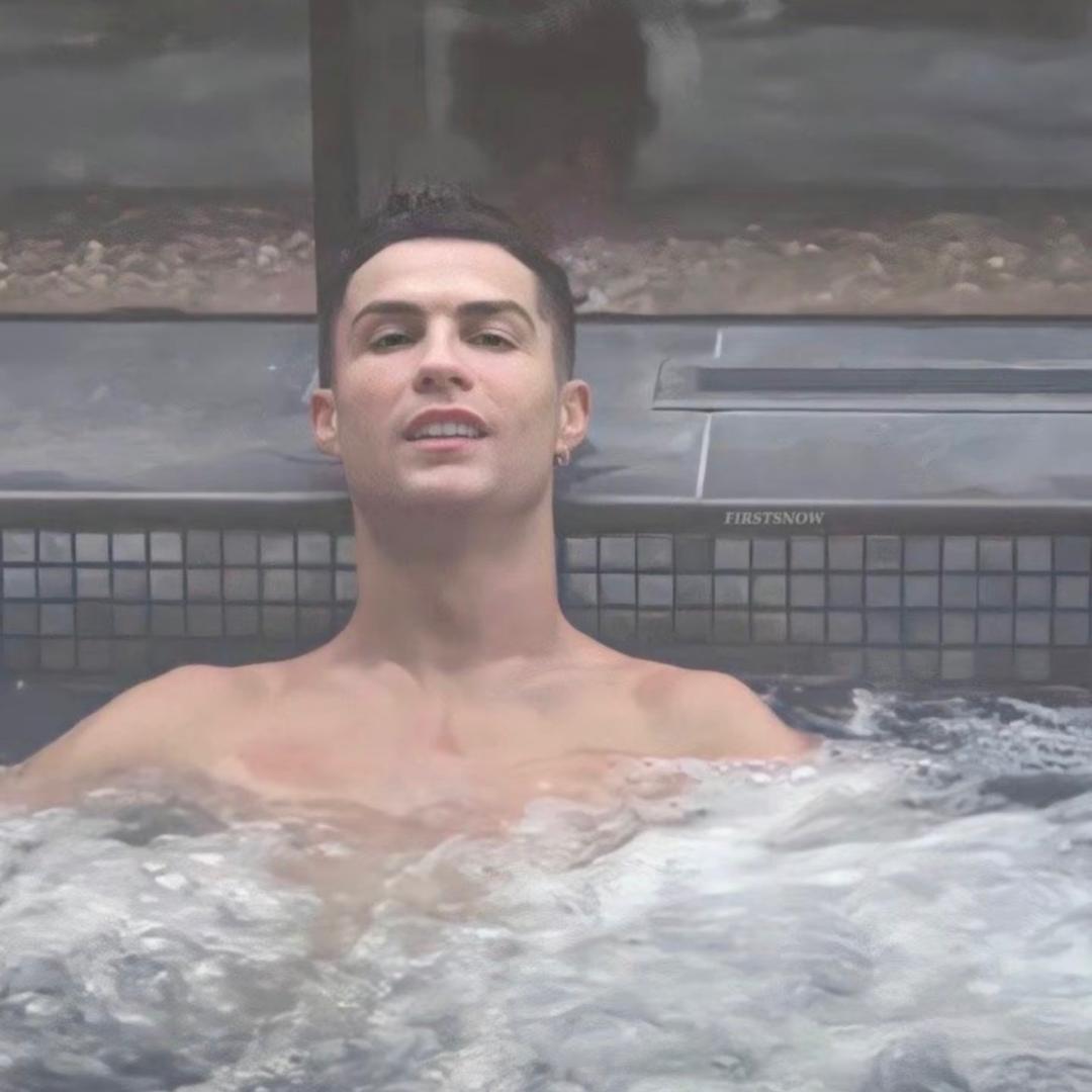 小阳爱踢球⚽️