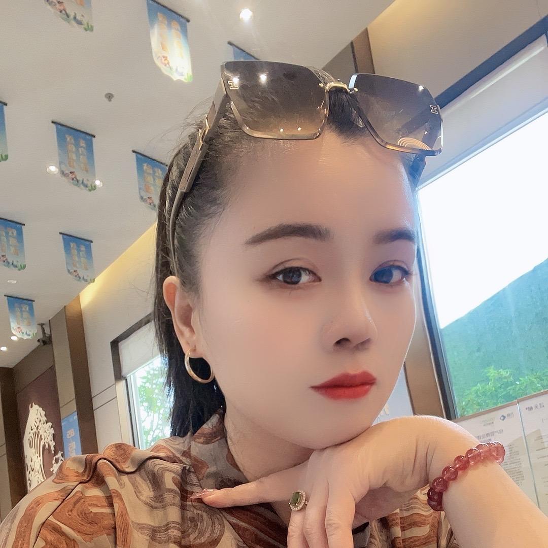 珠宝小姐姐🎁