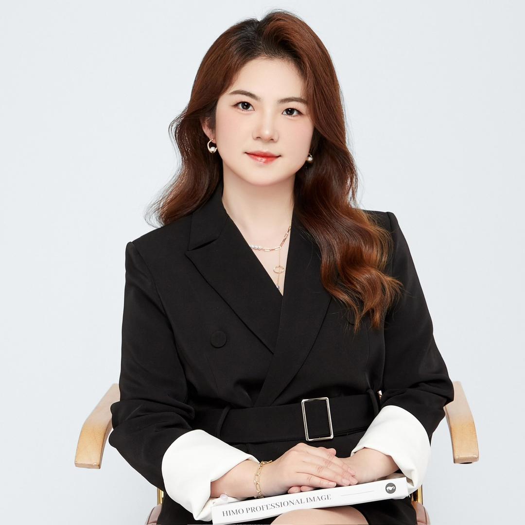 资深视光师妮娜