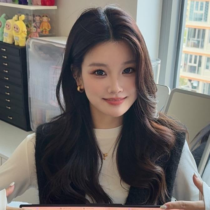 李雪儿（鹅绒服）