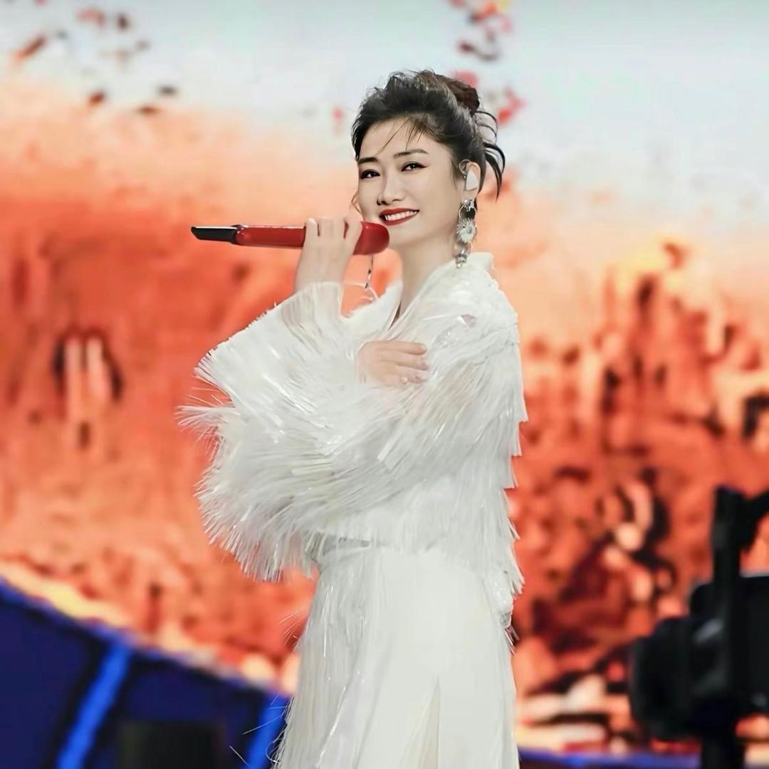 蓉儿（凤凰传奇玲花小迷妹）