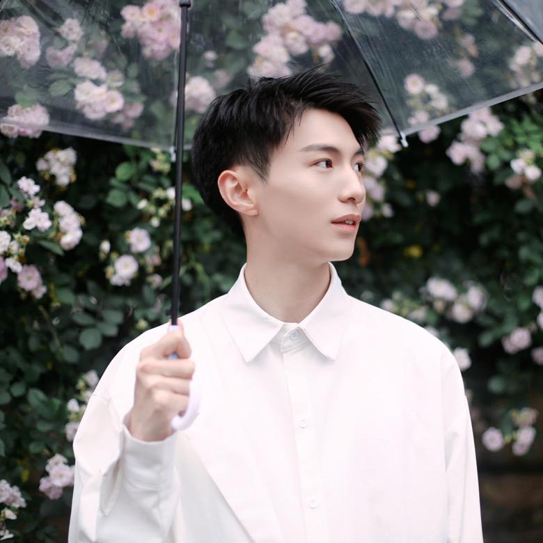 李厮