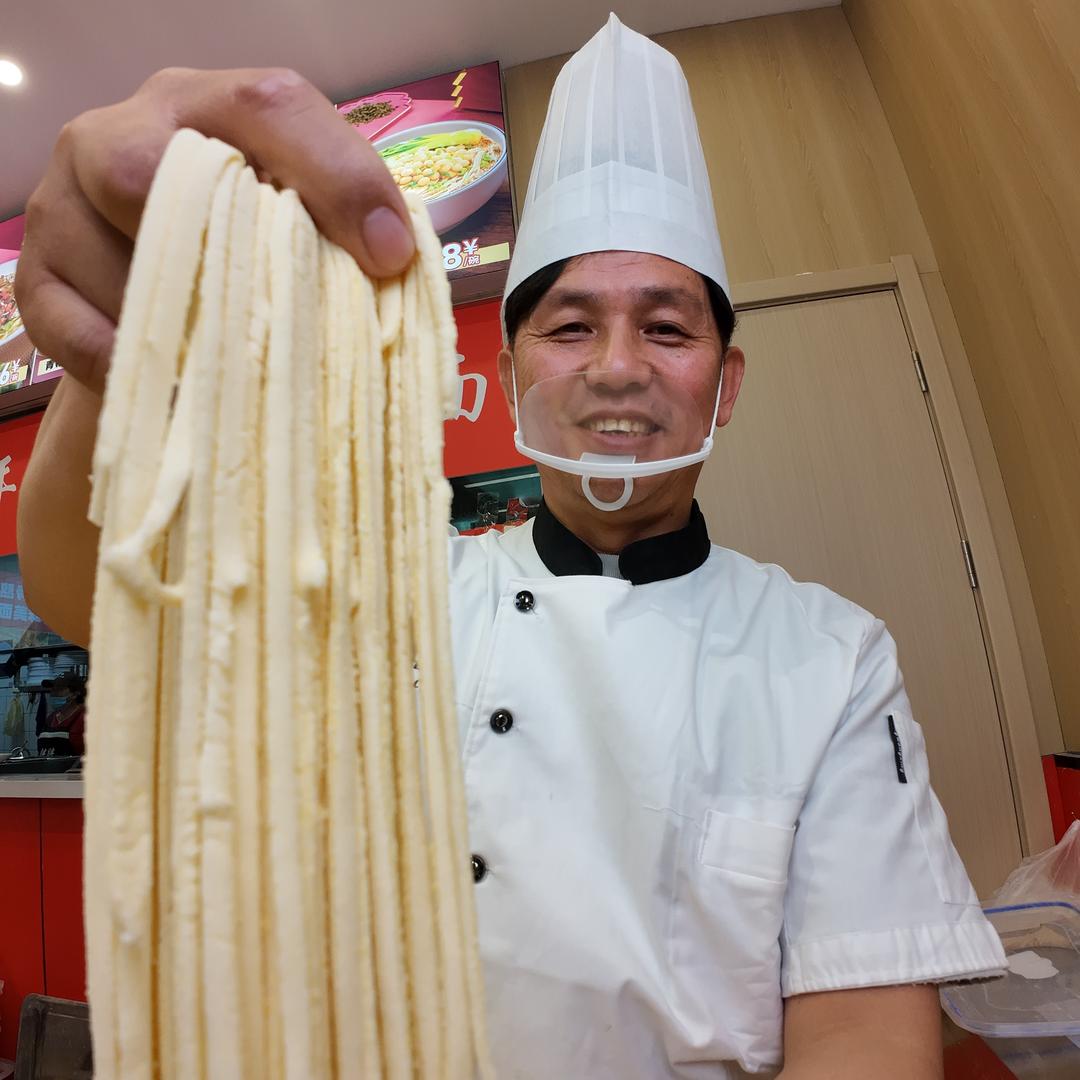胖胖跷脚牛肉面