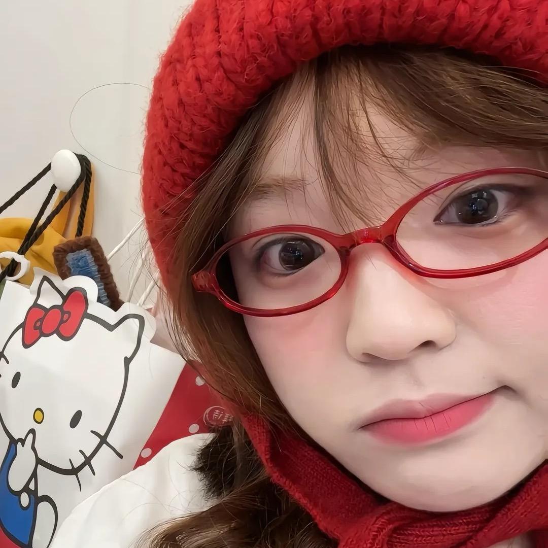 要来杯鲜榨的苹果奶昔吗