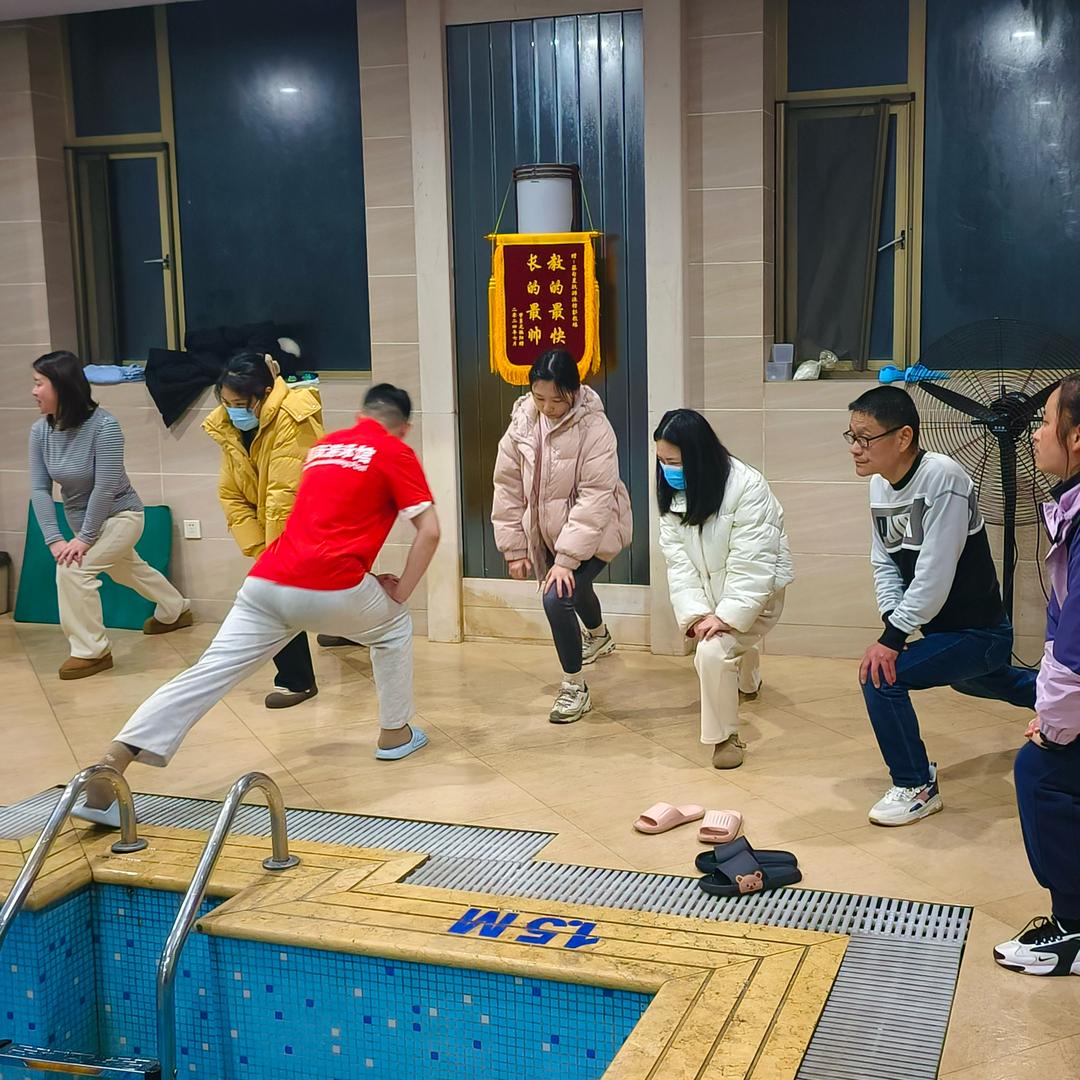 星跃游泳张教练