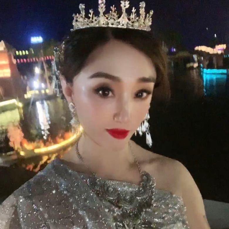 风吹裙摆👗