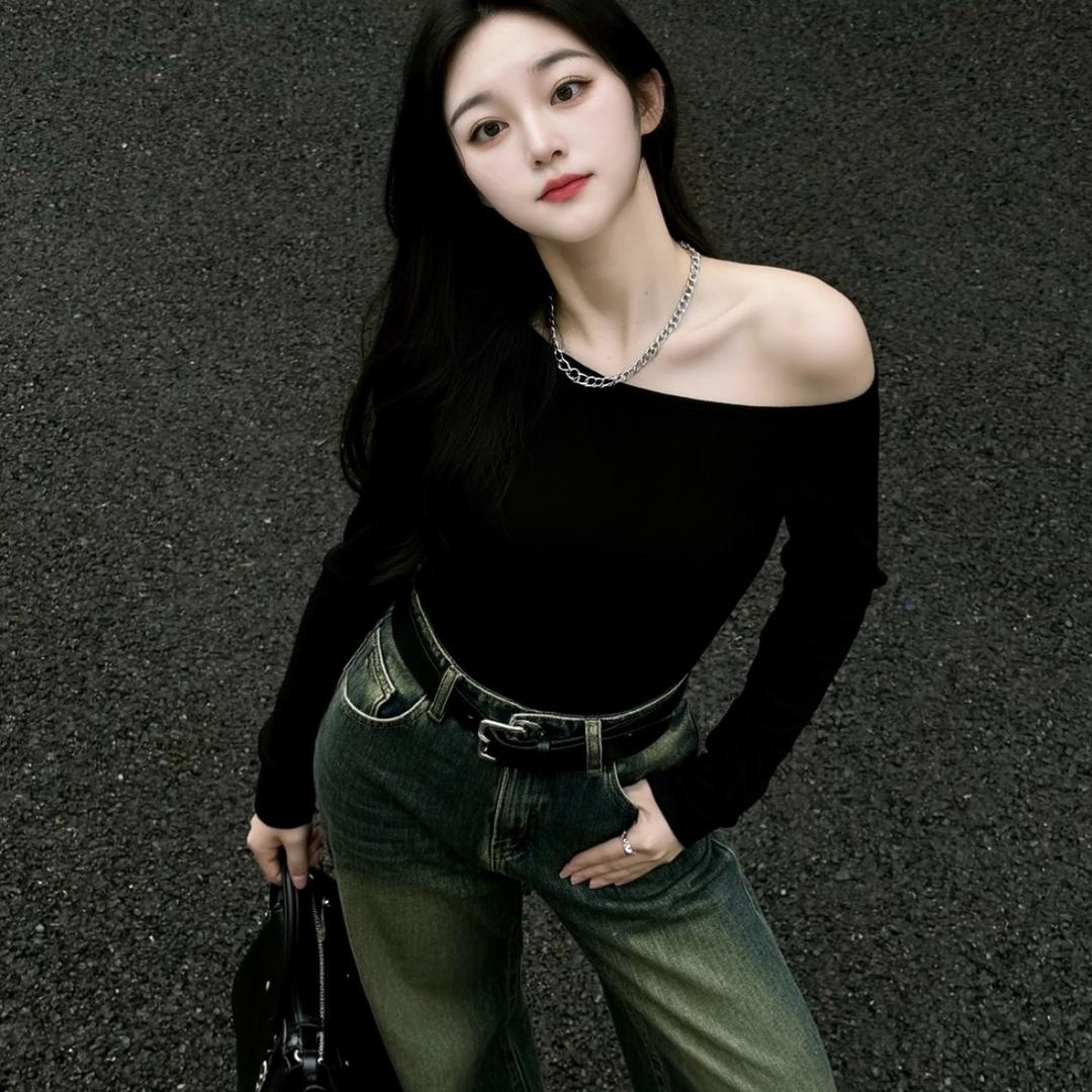 Alone`🦋