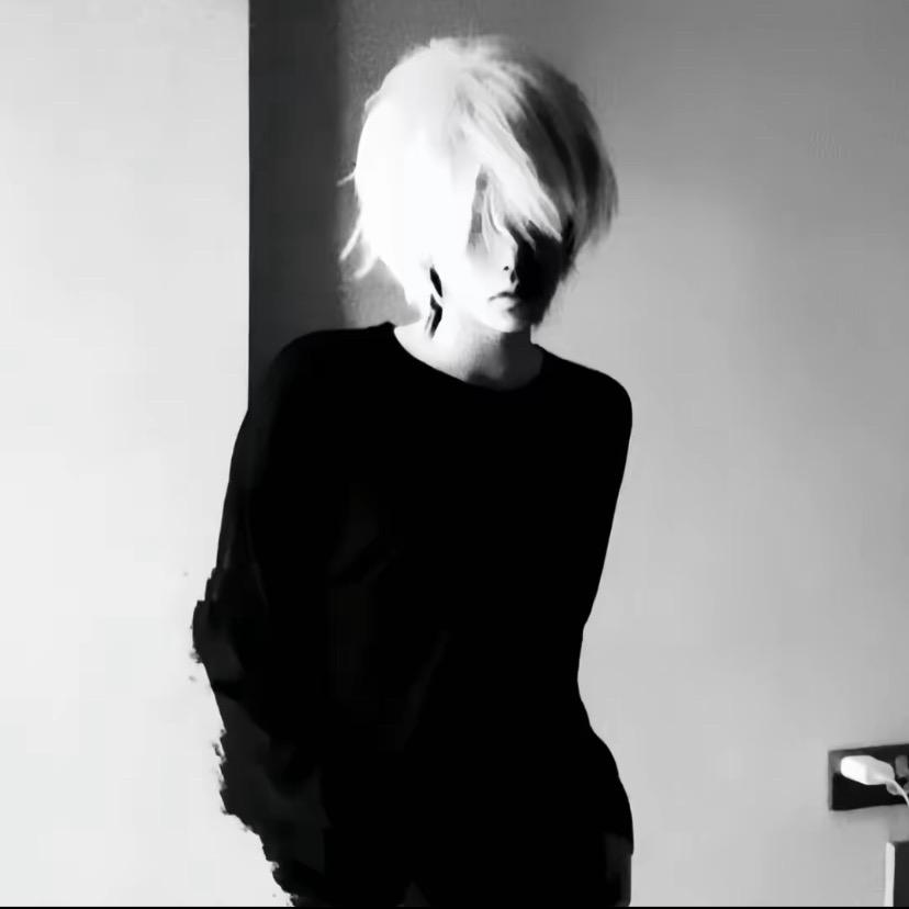 张颜齐.（老实人面子组局