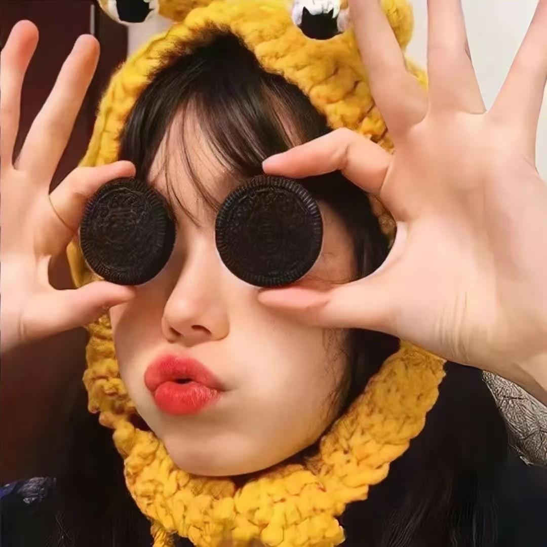 Аweη．杨憨憨