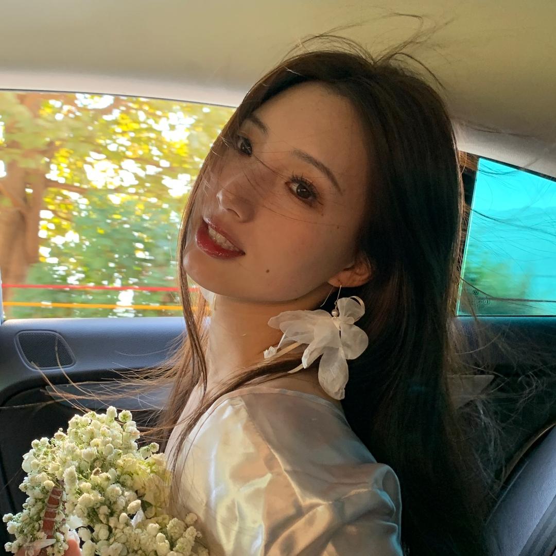 妮妮不wink.