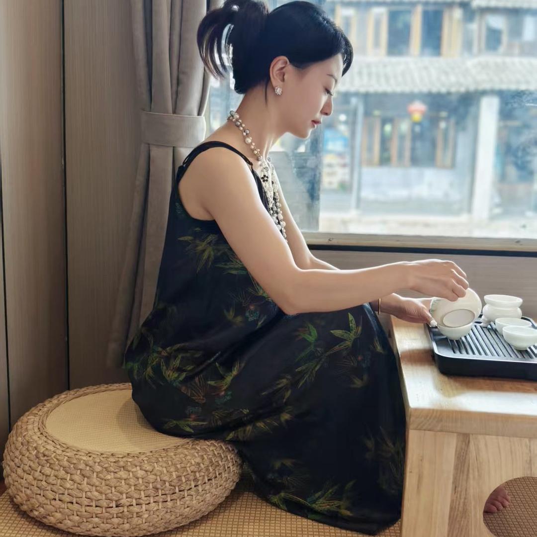 沐瑶女装工厂店