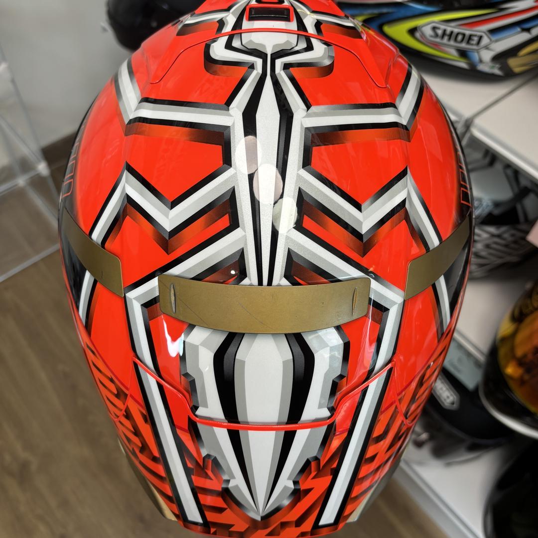 亮哥摩托装备小铺