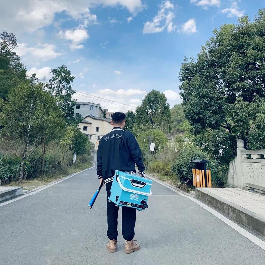 小名途钓鱼
