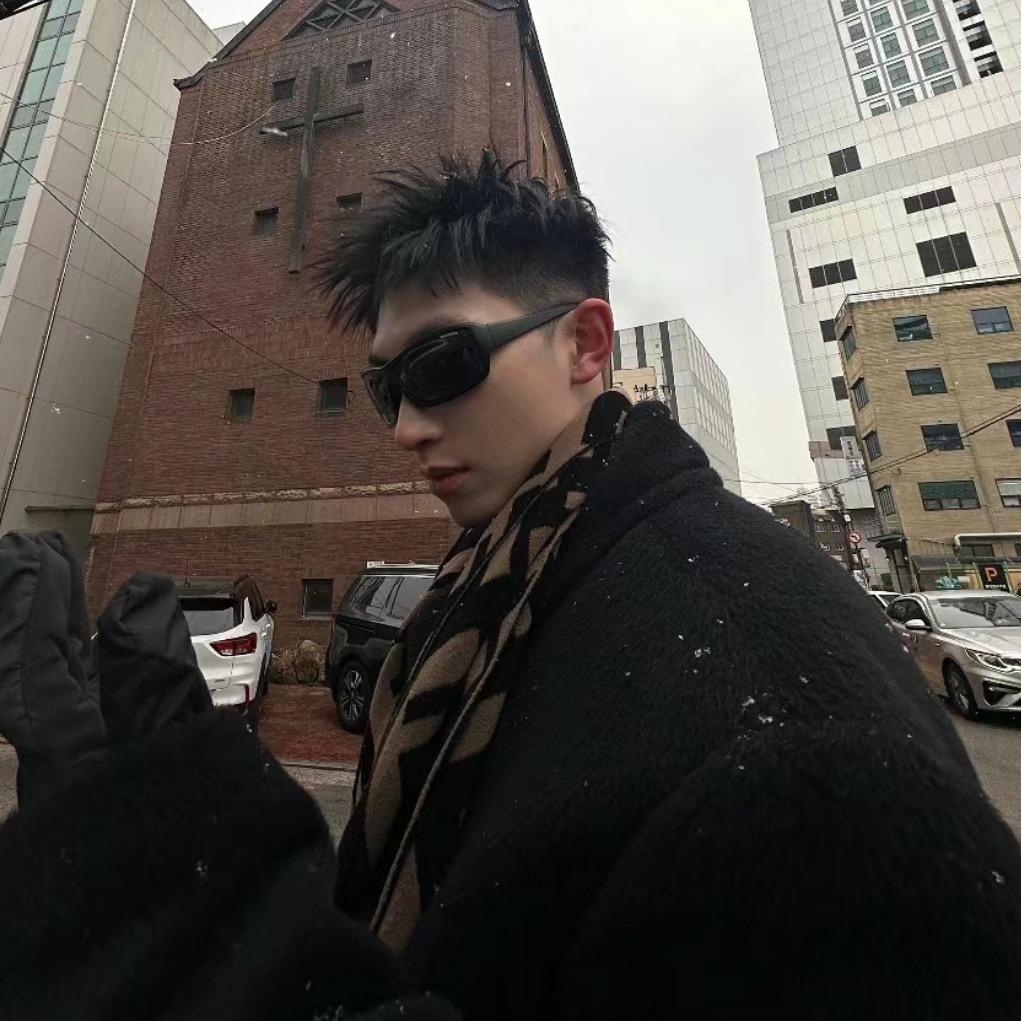 舔伤小狗