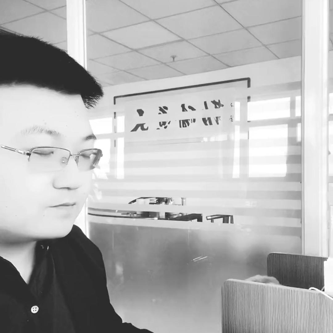 搬砖的七七