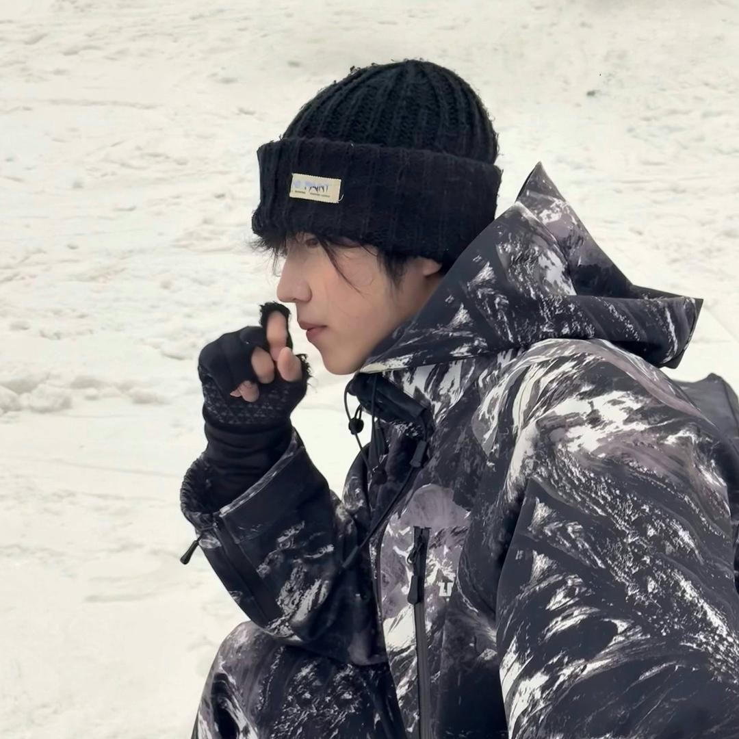 Johnny教滑雪