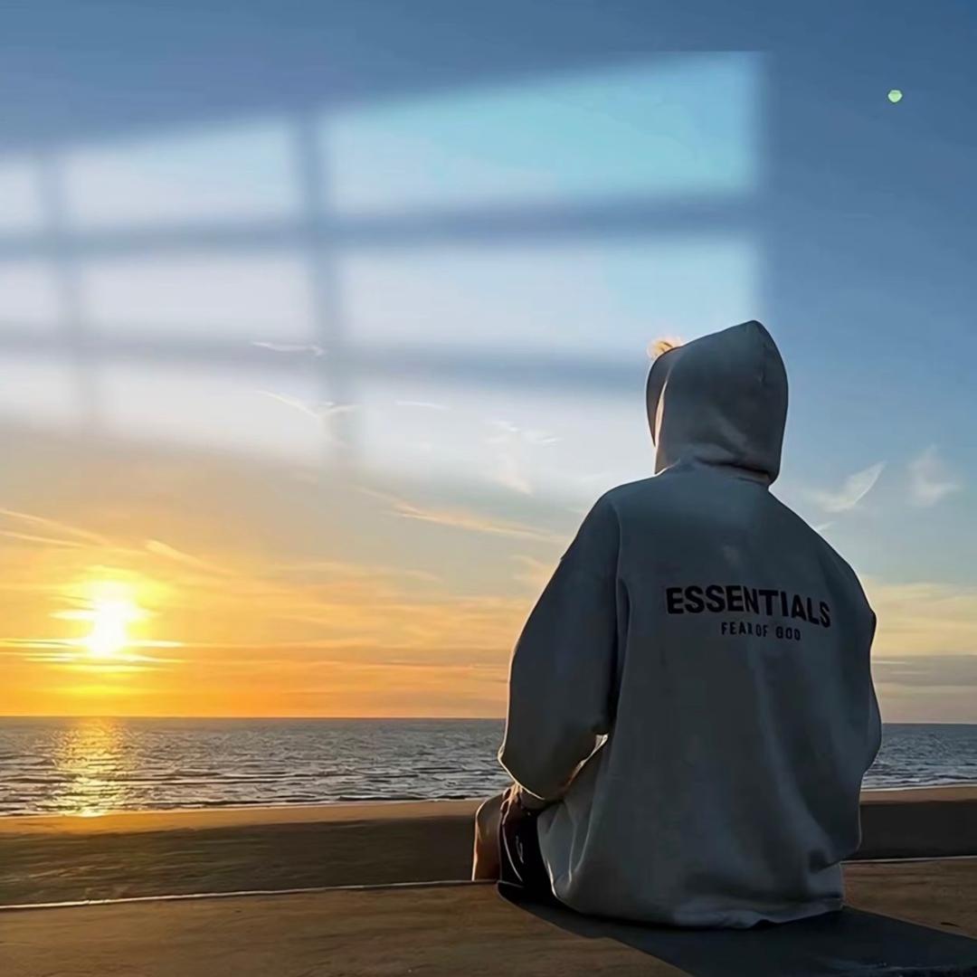 𝑺𝒉𝒎𝒊𝒍𝒚