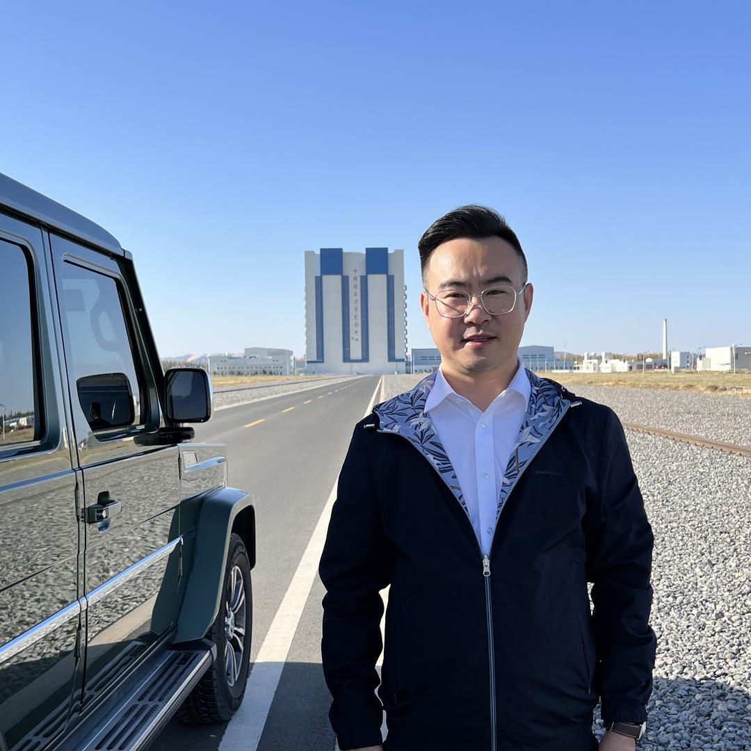 李阳利佳昂制服