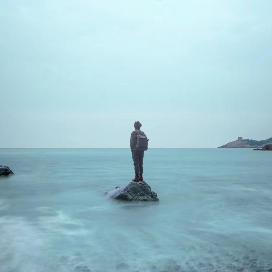 孤独潜水艇