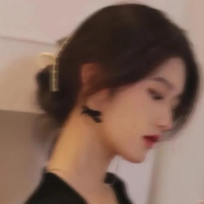 依依穿搭库