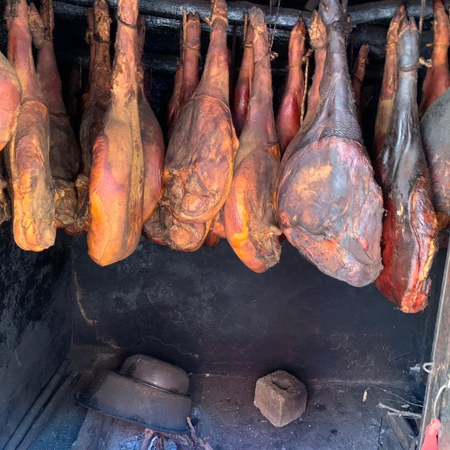 云南红河州烟熏火腿