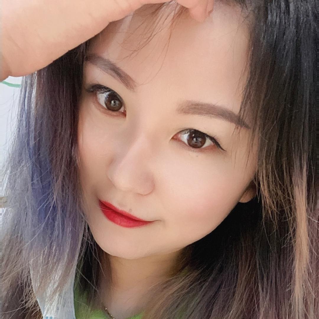 👑王后不退位，尔等都是妾。