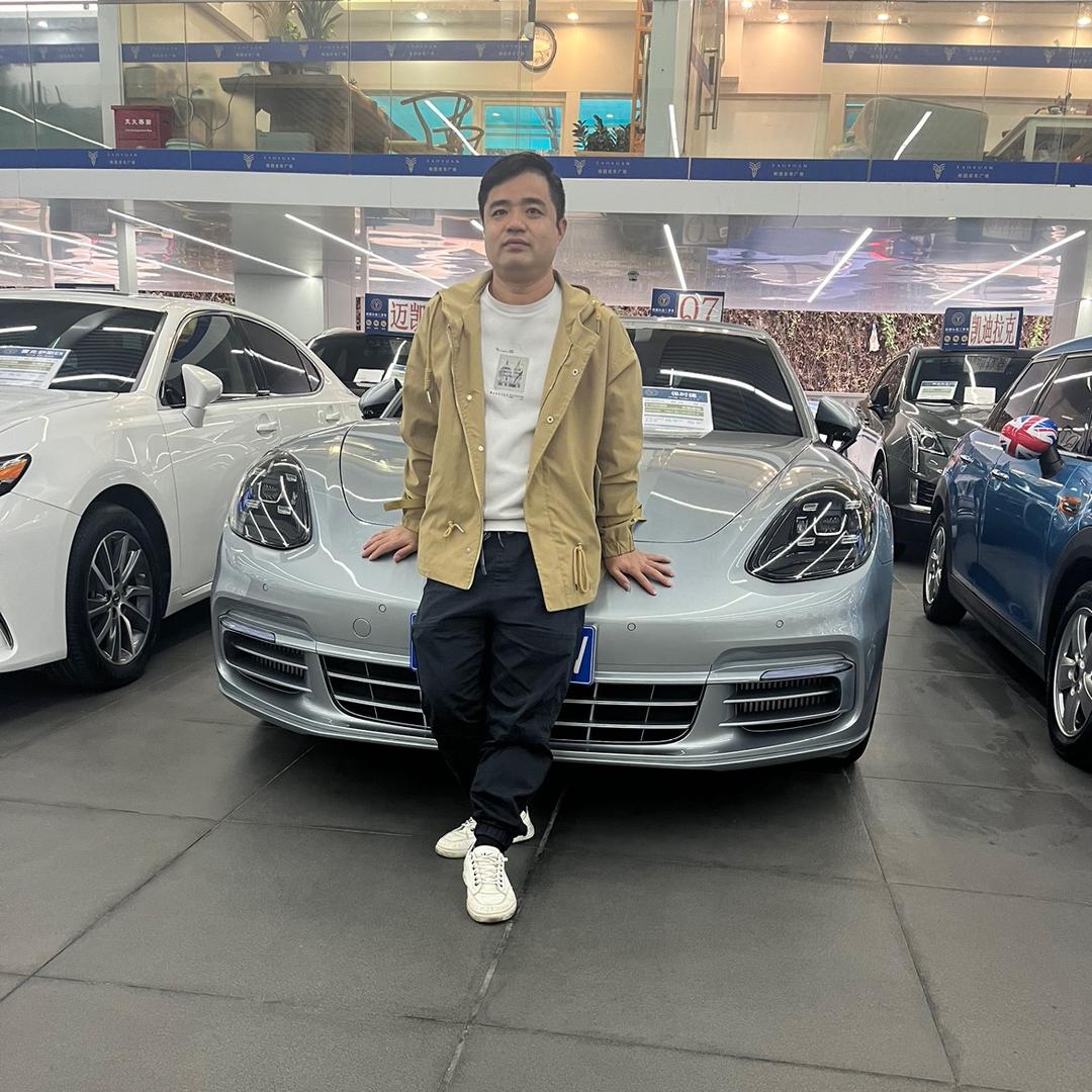 小伟哥秒车