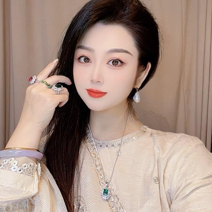 Vivian 🇨🇳朗卡拉姆