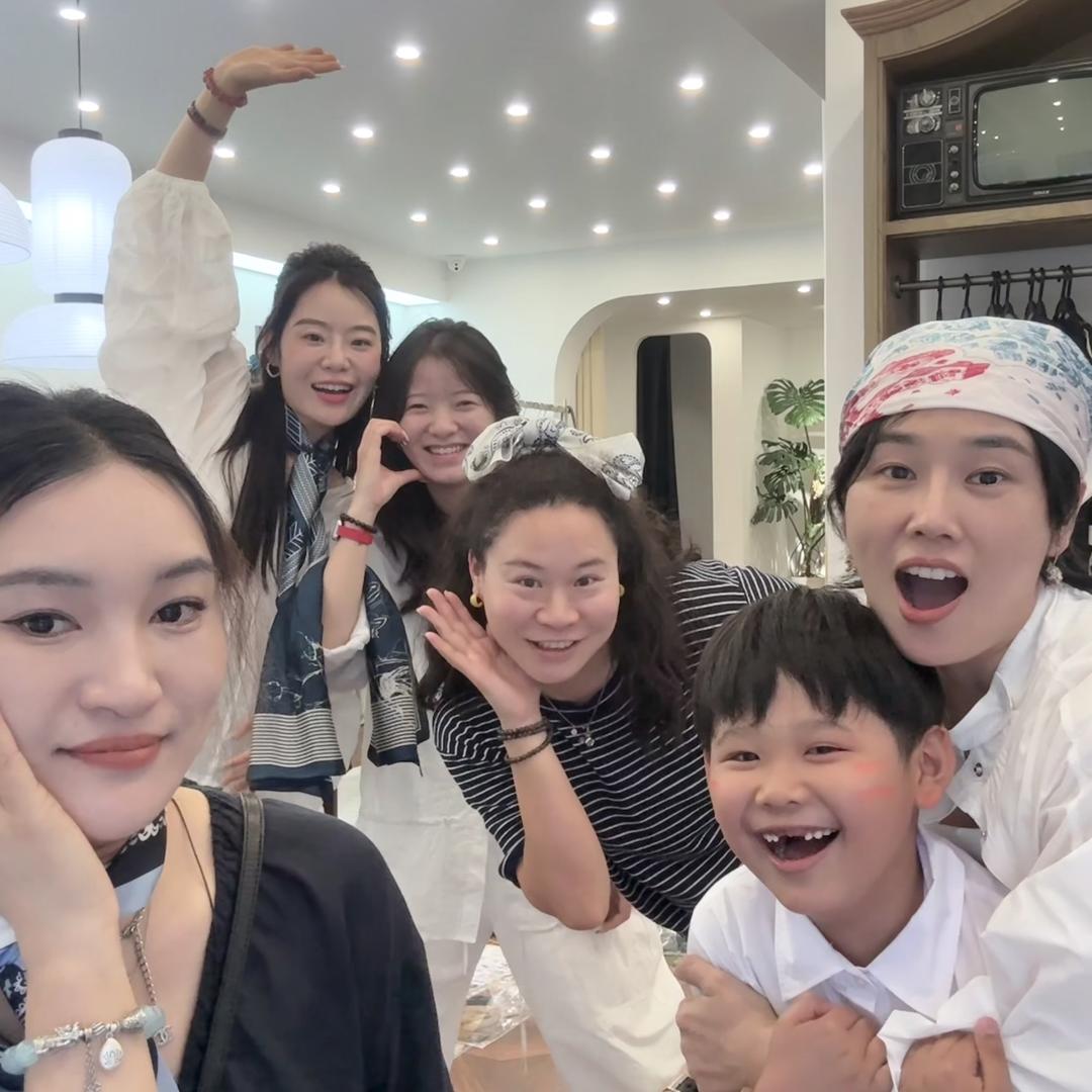 合肥白马一期后街（FM女裝）