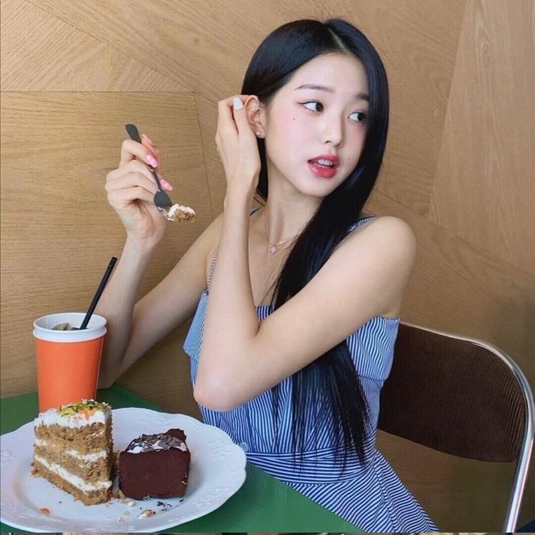 _𝖄13
