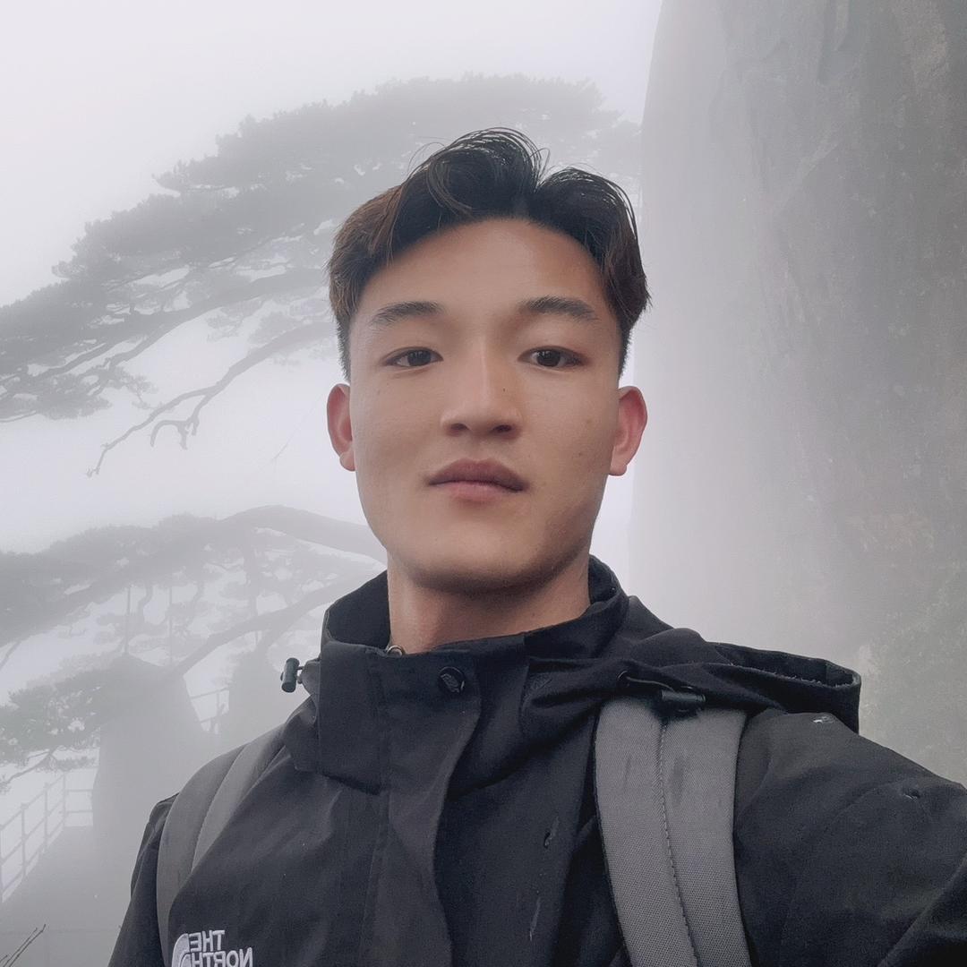 小 郑 睡 着 了