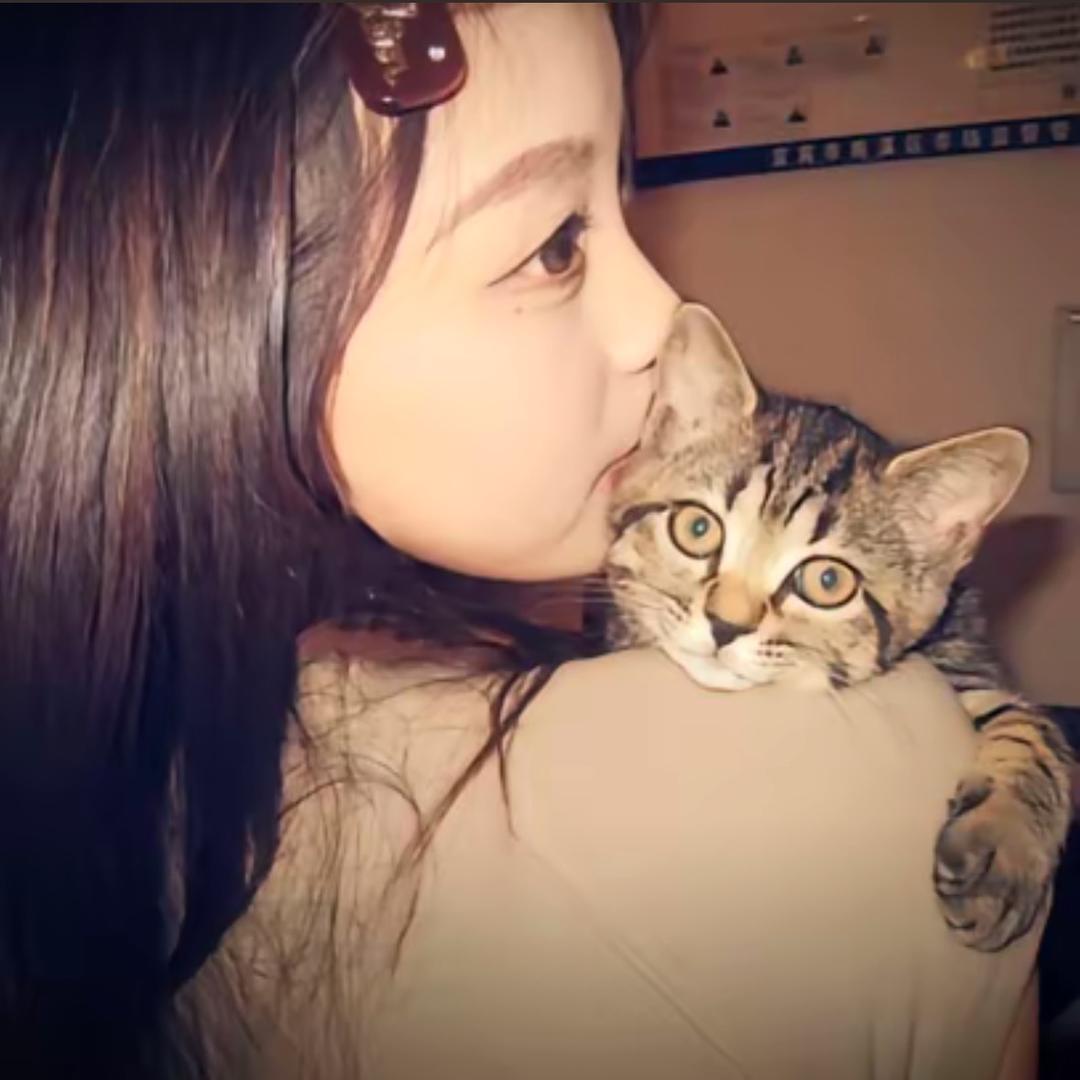 ꒦ິ^꒦ິ