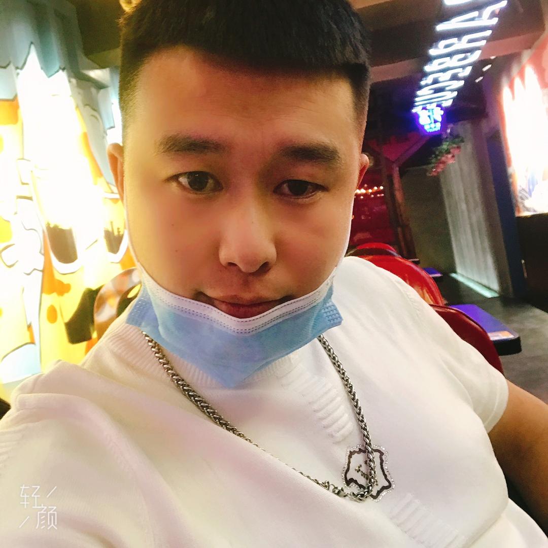 ༺阿龍🐉༻