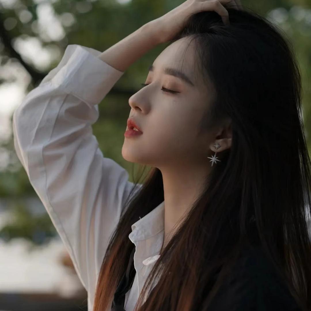 微笑女孩