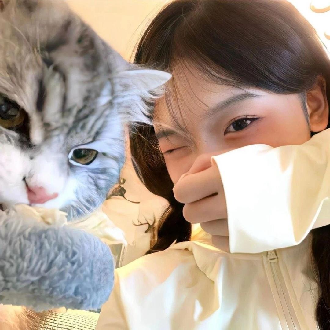 腼腆小美