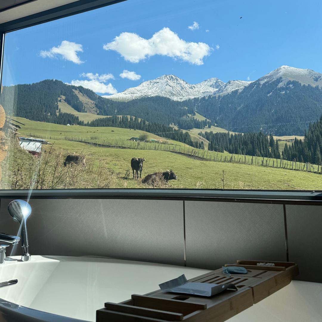 琼库什台峰海云景空中民宿